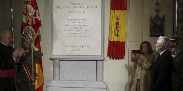 Botella se despide inaugurando el 'mausoleo' de Cervantes
