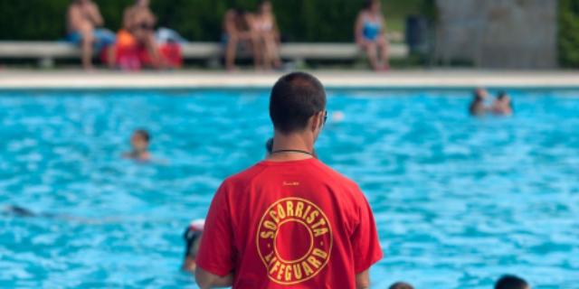 Aranjuez pone en marcha un servicio de vigilancia en la piscina municipal