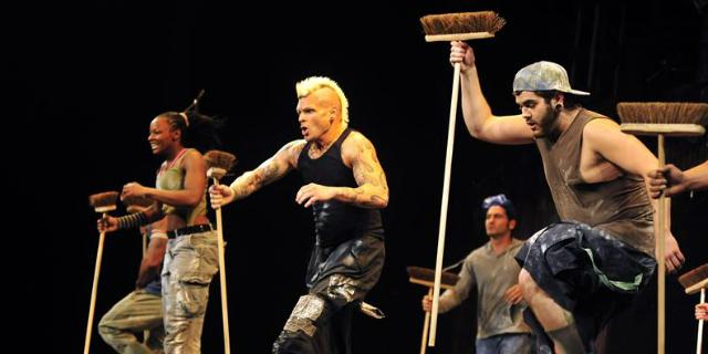 El Teatro Calderón reabre sus puertas con 'Stomp' El Teatro Calderón reabre sus puertas con 'Stomp'