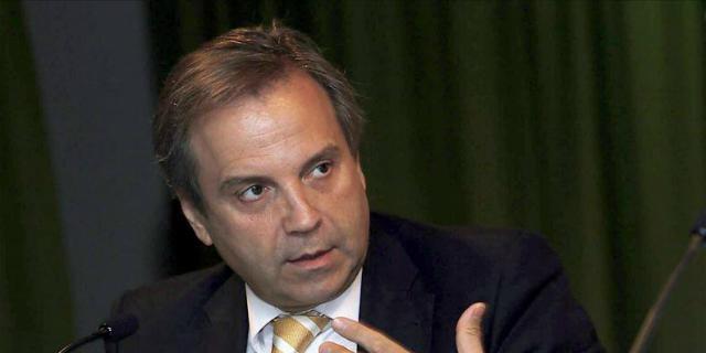 Carmena pone un escolta a Carmona tras recibir amenazas de muerte