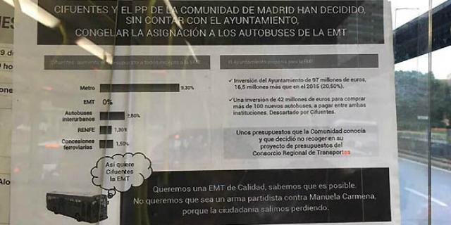 Carmena se compromete a retirar los carteles contra la Comunidad de Madrid