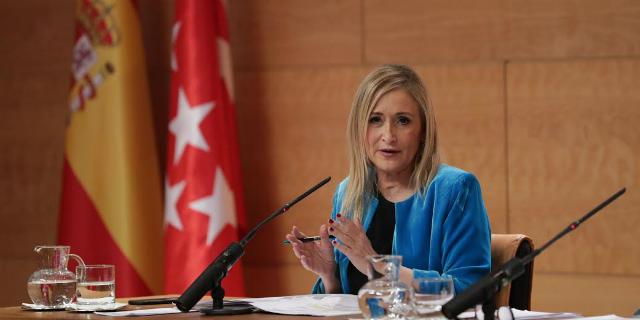 Cifuentes reajusta su Gobierno con una docena de cambios