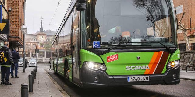 Entra en funcionamiento la nueva parada de autobús en la Avenida de La Coruña de Las Rozas Entra en funcionamiento la nueva parada de autobús en la Avenida de La Coruña de Las Rozas