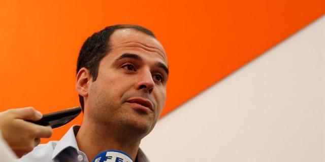 Aguado dice que la expulsión del alcalde de Arroyomolinos "sigue su curso"