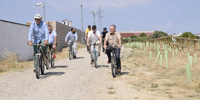 El director general de Medioambiente visita Sevilla la Nueva para avanzar en el programa de Rutas Medioambientales