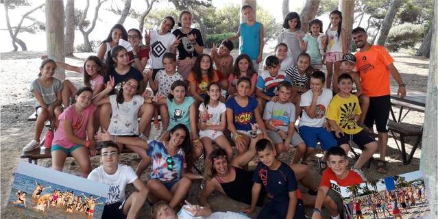 Un grupo de niños de Humanes de Madrid ha disfrutado de un campamento en la playa