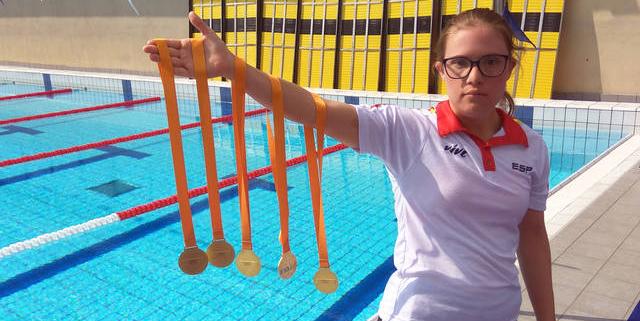 Camino Martínez, pentamedalla de oro en el Campeonato de Europa de Natación