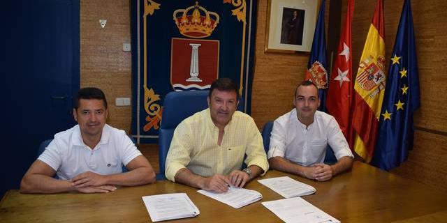 José Antonio Sánchez firma un convenio de colaboración con el Club Deportivo San Pedro de Humanes de Madrid