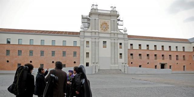 El hermano de una asesora de Carmena contratado en el Conde Duque a través de un procedimiento de urgencia