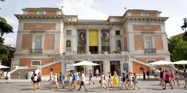 Alta costura de El Greco y Velázquez "viste" al Prado por su bicentenario
