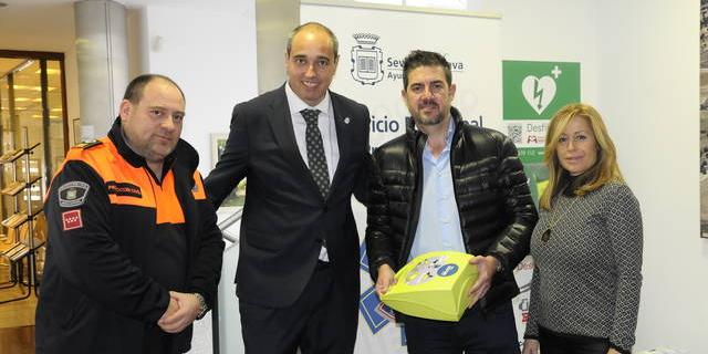 Cinco nuevos desfibriladores en dependencias municipales de Sevilla la Nueva