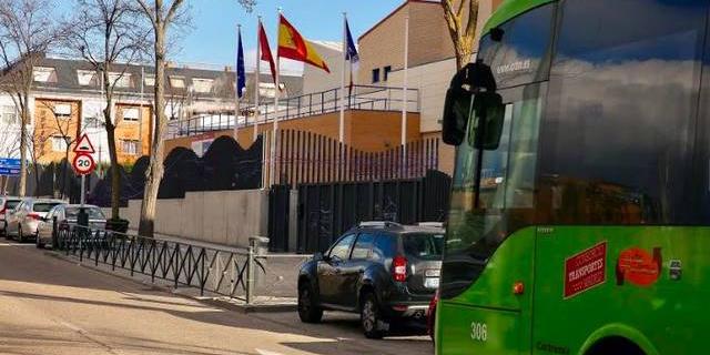Acuerdo para completar y mejorar las infraestructuras del IES “José García Nieto” de Las Rozas