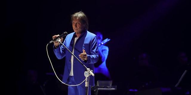 Roberto Carlos vuelve a la España del amor romántico en tiempos de reguetón