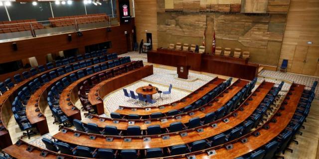 La Asamblea de Madrid pide al Gobierno que respete la Constitución y la unidad de España