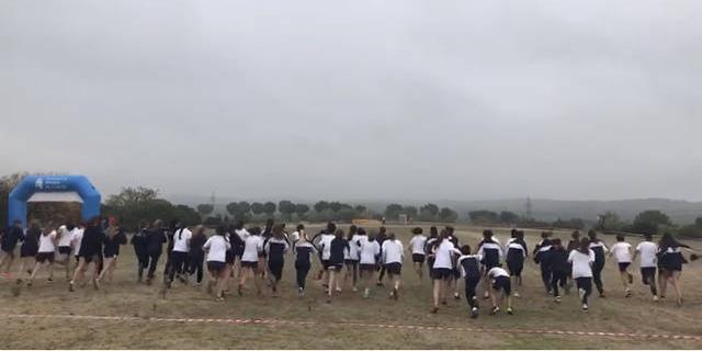 Más de 2.100 corredores participaron en el Cross de Navidad en Pozuelo