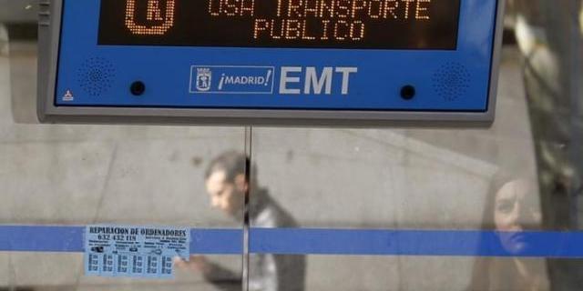 La EMT lanza una campaña contra el uso indebido de los aparcamientos para discapacidad
