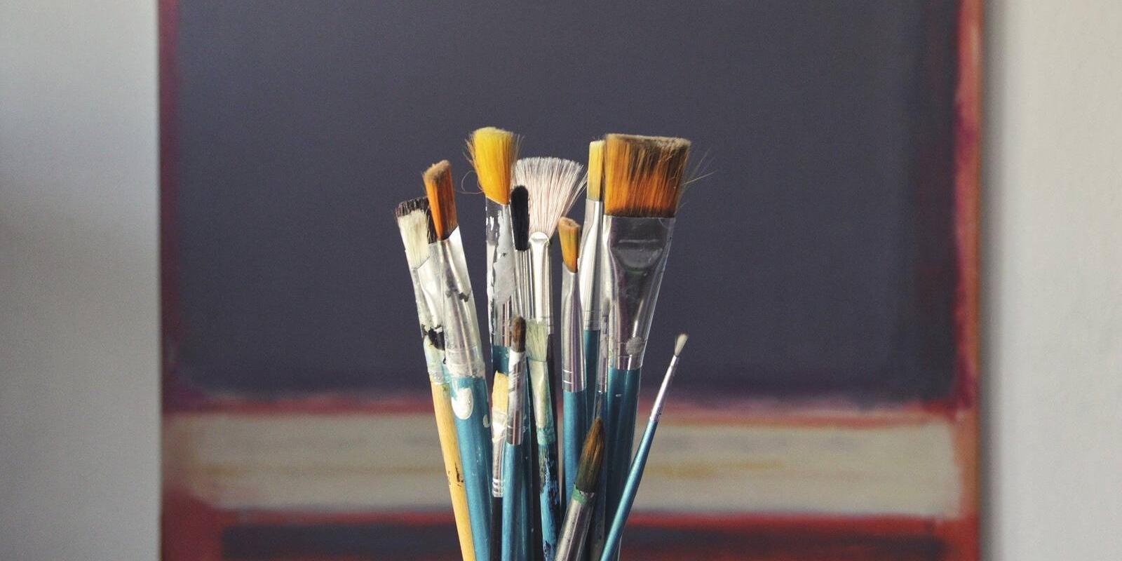 Ideas para decorar tus paredes con fotos y lienzos