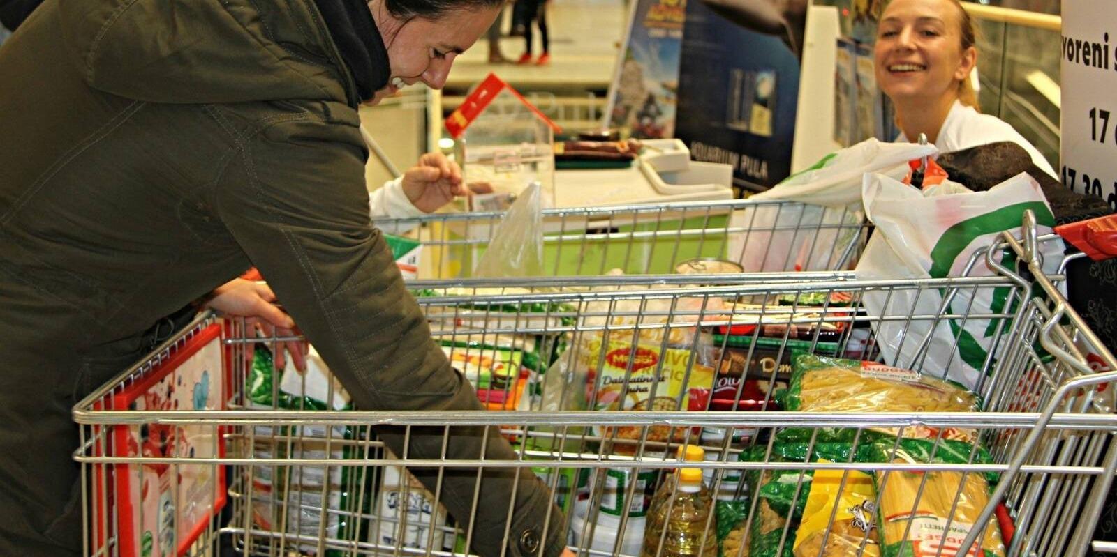 Ayuntamiento de Madrid pone en marcha “Tarjetas Familias” para ciudadanos en situación de vulnerabilidad