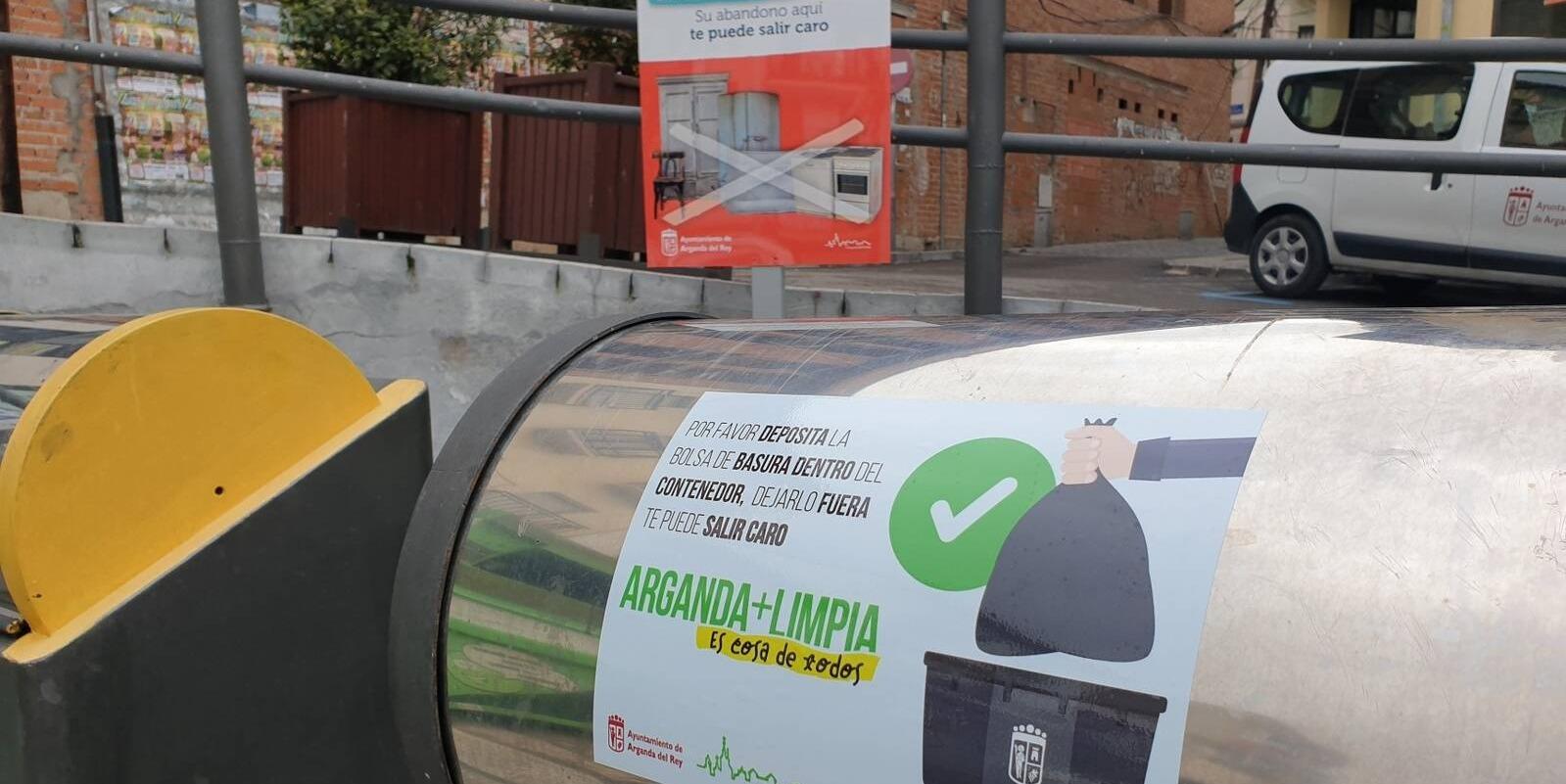 Arganda y Policía Local ponen en marcha una campaña de concienciación para el buen uso de los contenedores de basura