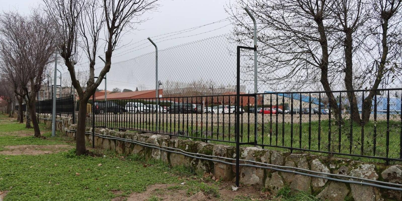 Galapagar repara la valla del cuartel de la Guardia Civil que resultó dañada por el temporal Filomena