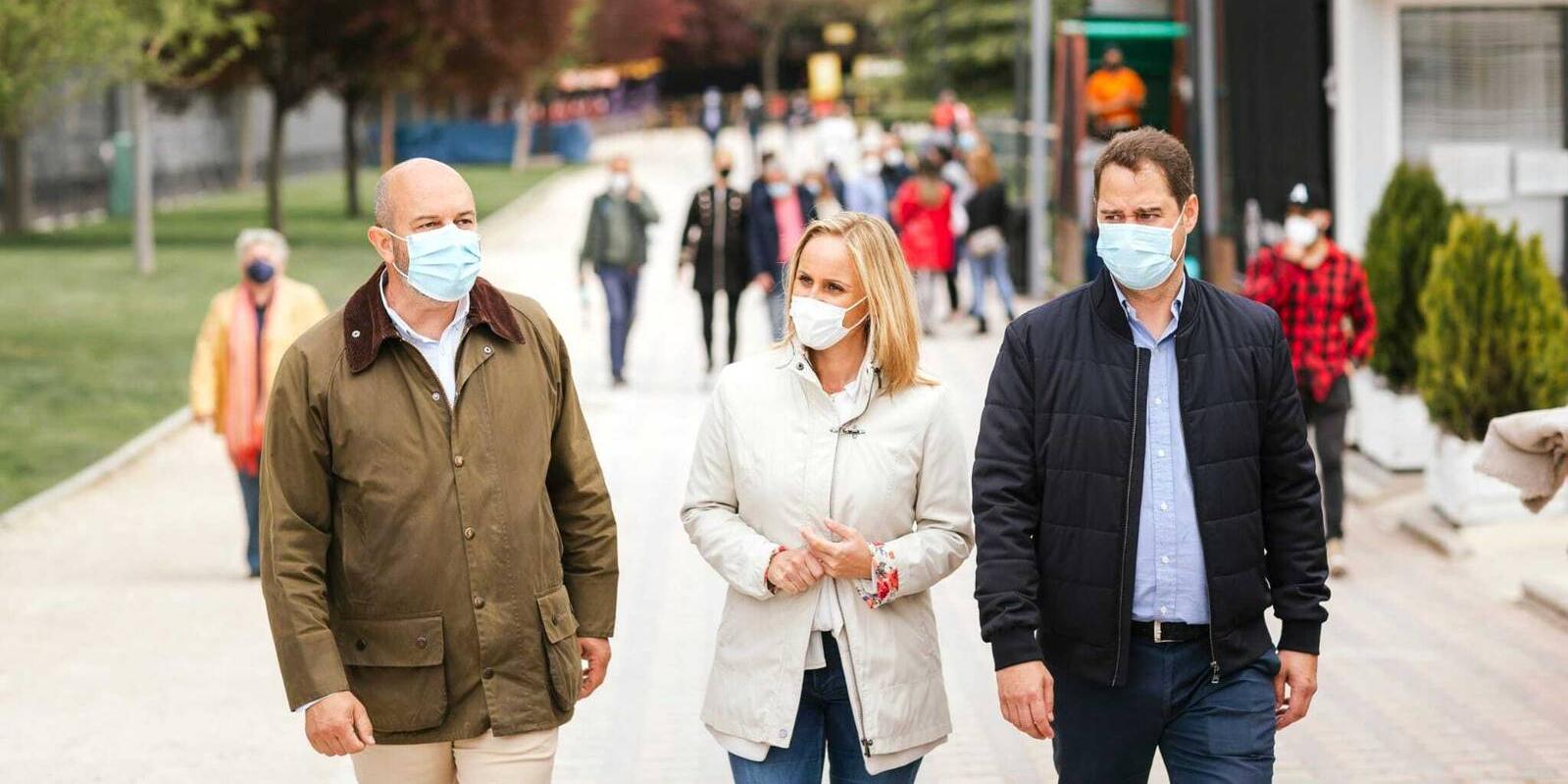 Camíns acusa al PSOE de "embarrar la precampaña" con "una mentira por día"