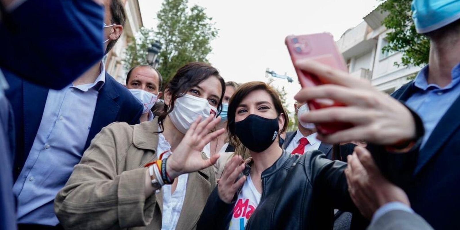 Las últimas encuestas acercan al PP de Díaz Ayuso al 42% del voto