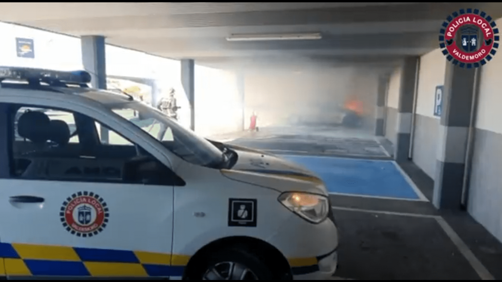 Desalojado un supermercado en Valdemoro al arder un vehículo en el parking