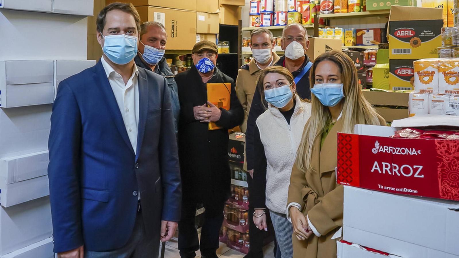 La Asociación de Parados entrega alimentos al Comedor Solidario de Torrejón de Ardoz
