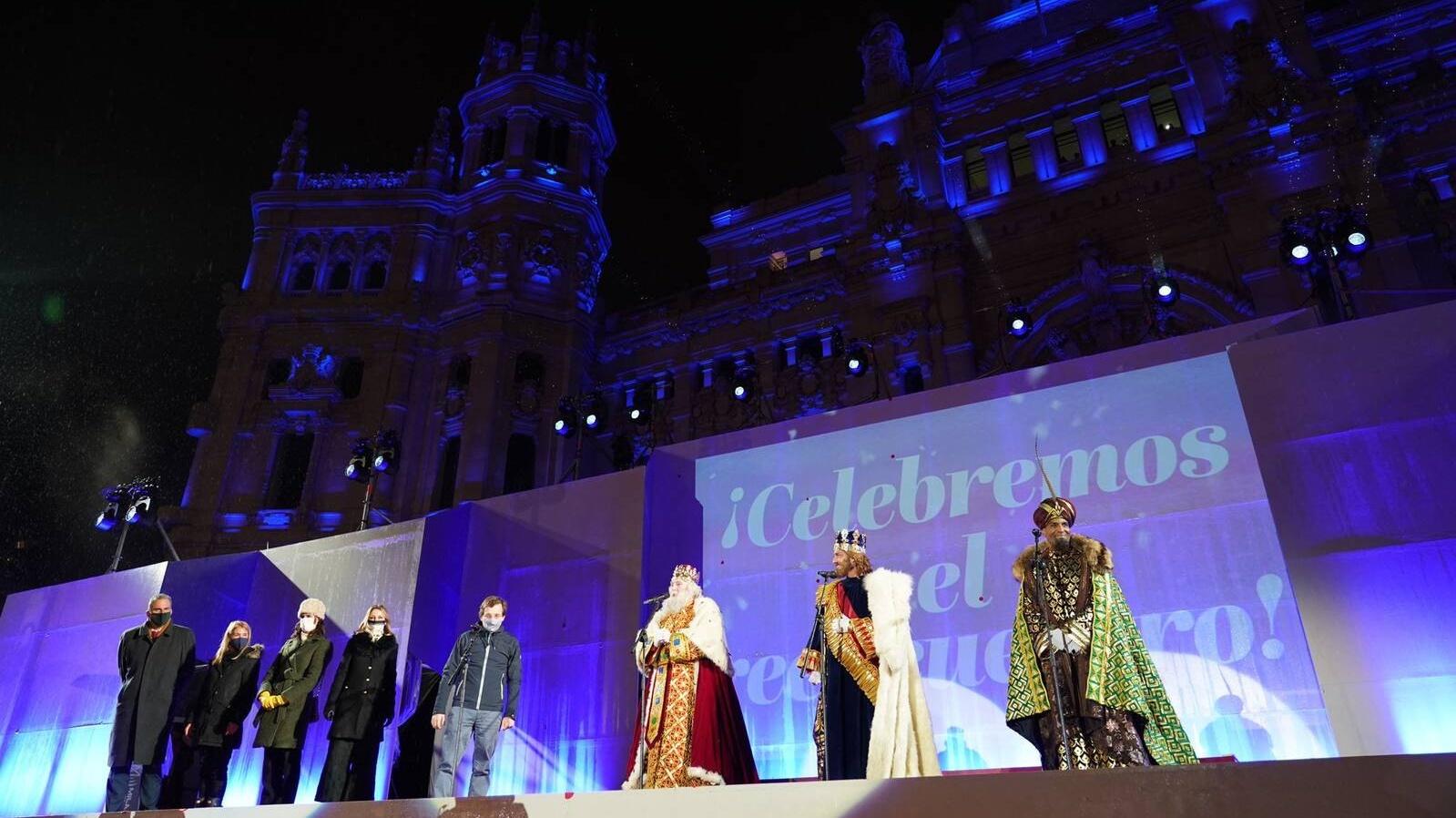Los Reyes Magos regresaron a Madrid en una Cabalgata marcada por la lluvia