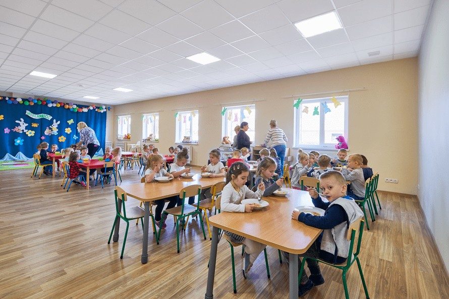 El 89% de los alumnos se quejan del ruido del comedor escolar El 89% de los alumnos se quejan del ruido del comedor escolar