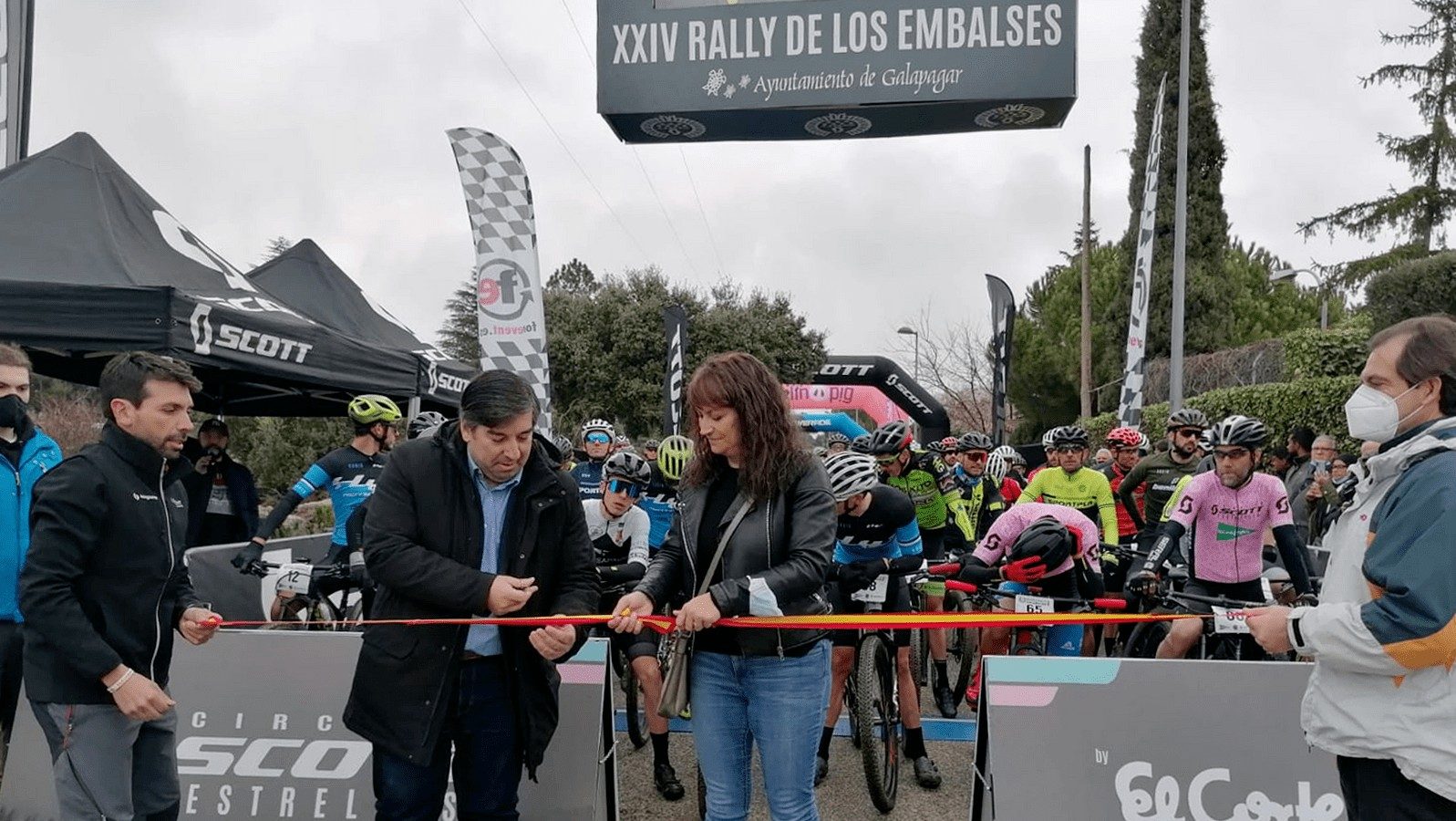 500 ciclistas participaron en la XXIV edición del Rally de los Embalses de Galapagar 500 ciclistas participaron en la XXIV edición del Rally de los Embalses de Galapagar