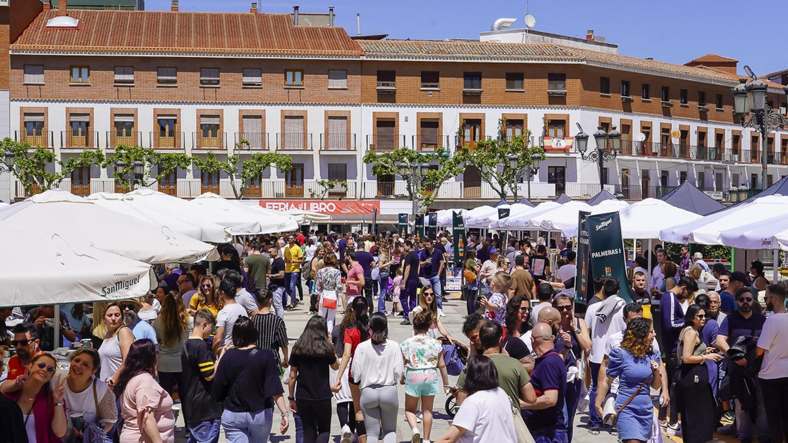 El alcalde de Torrejón resalta la iniciativa 'Saborea Torrejón', que ayuda a "sostener" al sector hostelero de la ciudad El alcalde de Torrejón resalta la iniciativa 'Saborea Torrejón', que ayuda a "sostener" al sector hostelero de la ciudad