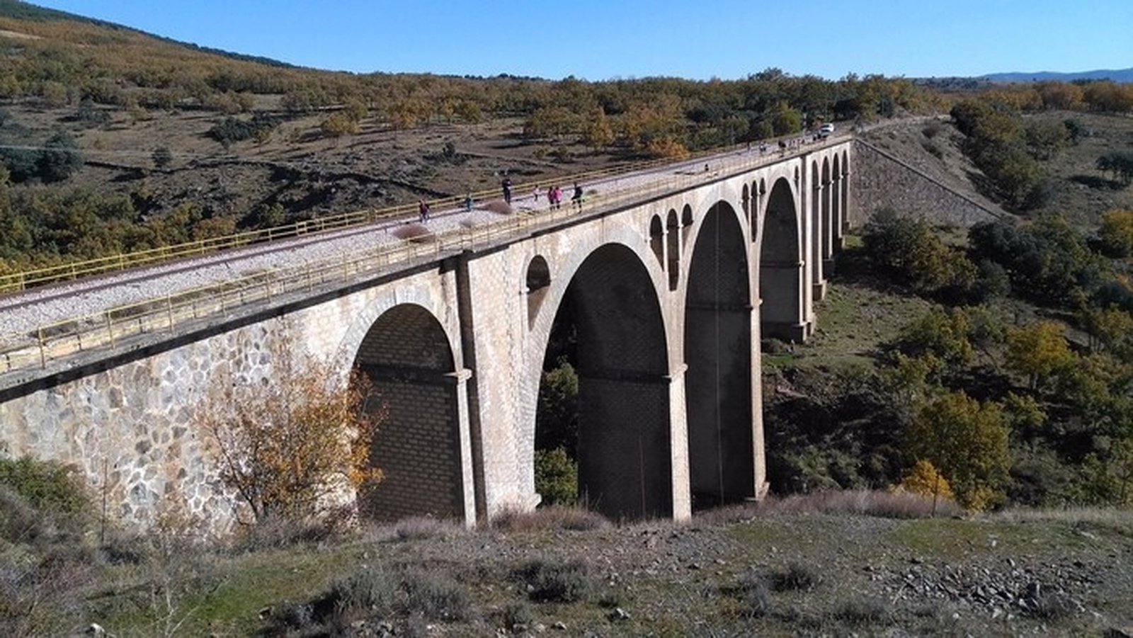 Uno de los puentes más populares entre los amantes del puenting está en Madrid