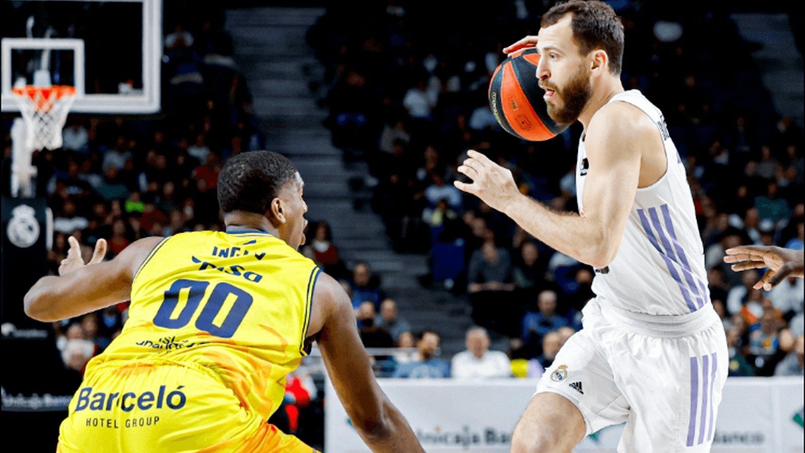 Tavares y Howard ponen arriba a Real Madrid y Baskonia Tavares y Howard ponen arriba a Real Madrid y Baskonia