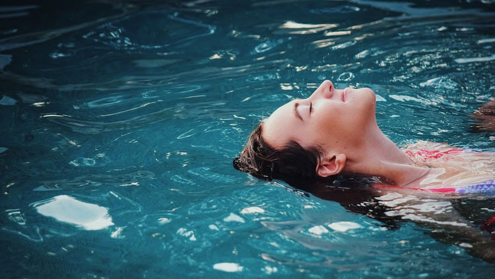Disfruta del baño de tu piscina durante todo el año con una cubierta para piscina