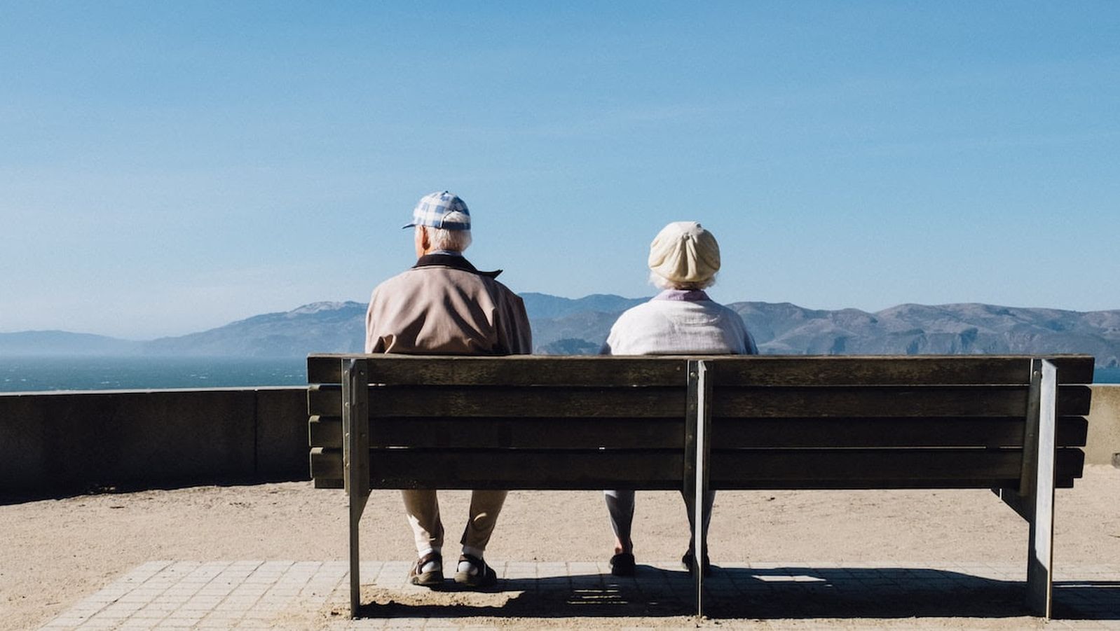 Guía de prevención de caídas para personas mayores: un paso hacia la seguridad