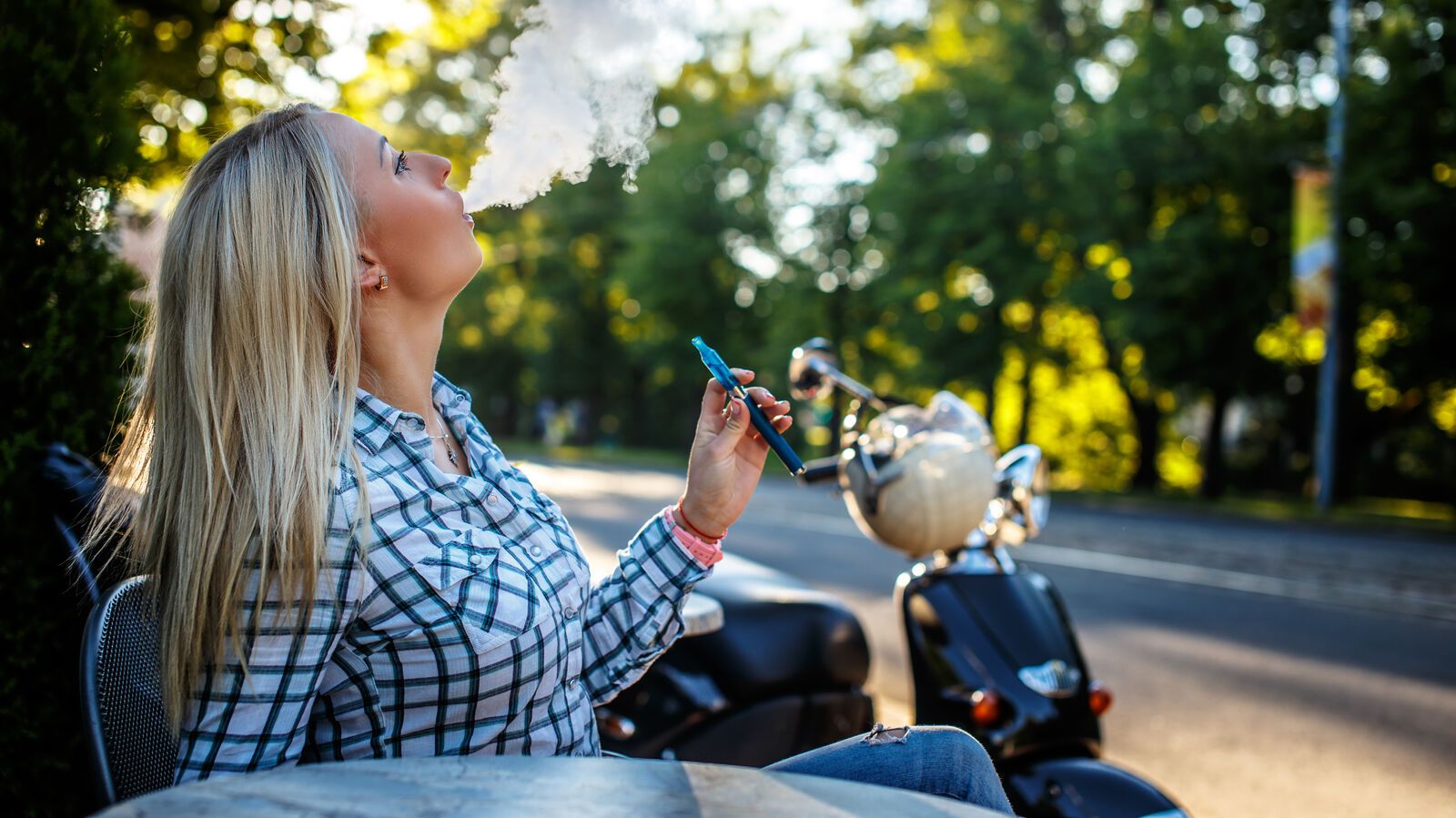 ¿Es legal vapear en interiores?