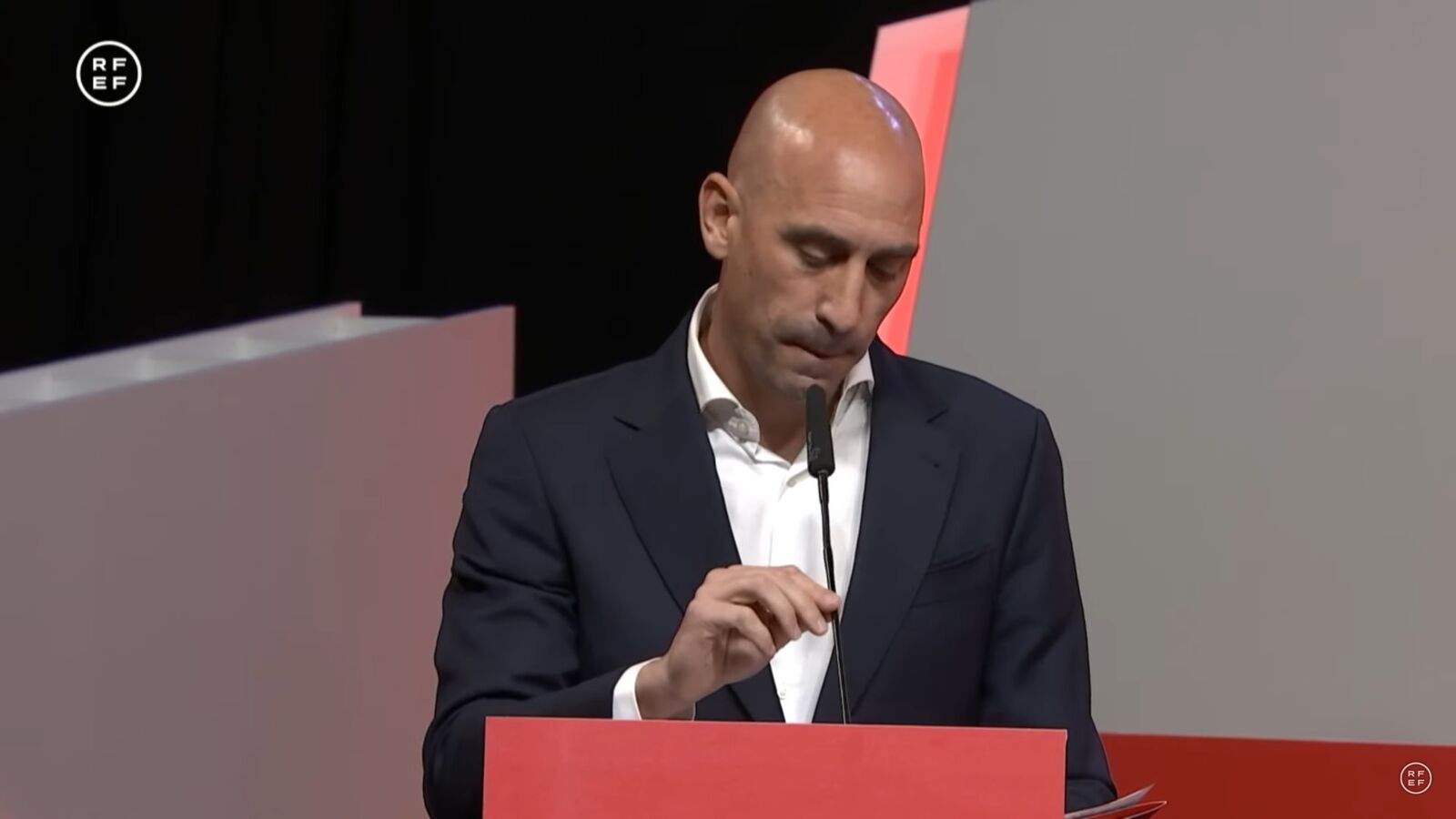  Luis Rubiales expresa su voluntad de colaborar con la justicia: &quot;Adelantaré mi vuelta cuando me lo pidan&quot;