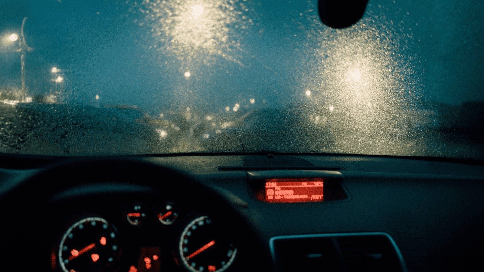 La lluvia llega a Madrid en octubre: Guía completa para conducir con seguridad La lluvia llega a Madrid en octubre: Guía completa para conducir con seguridad