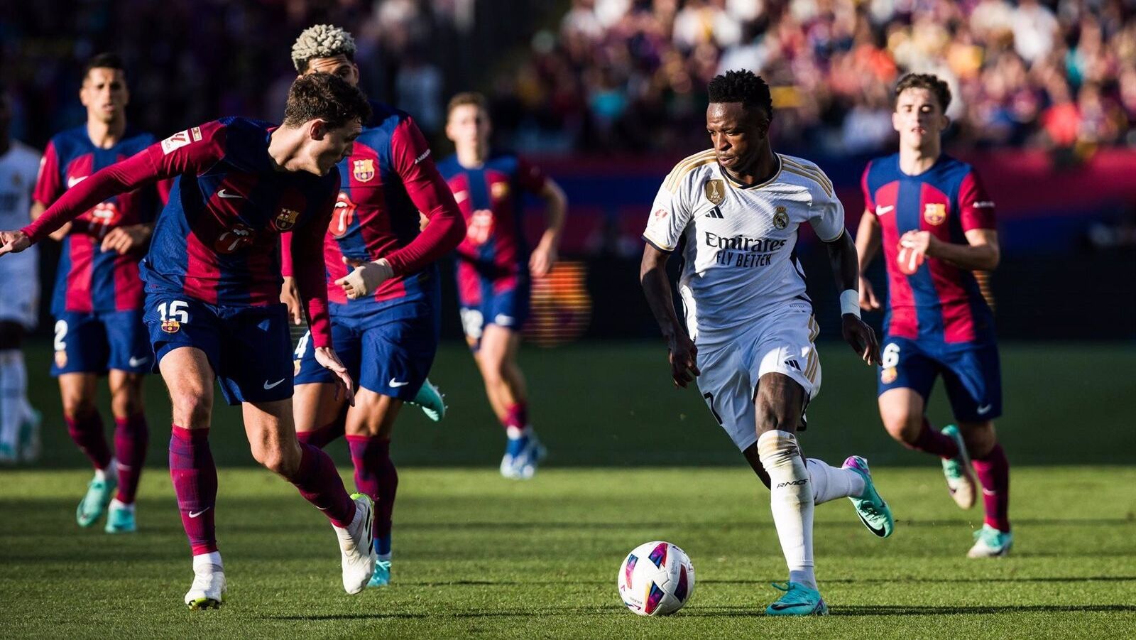 Real Madrid vs. Barcelona en 2023: ¿Quién tiene el mejor equipo?