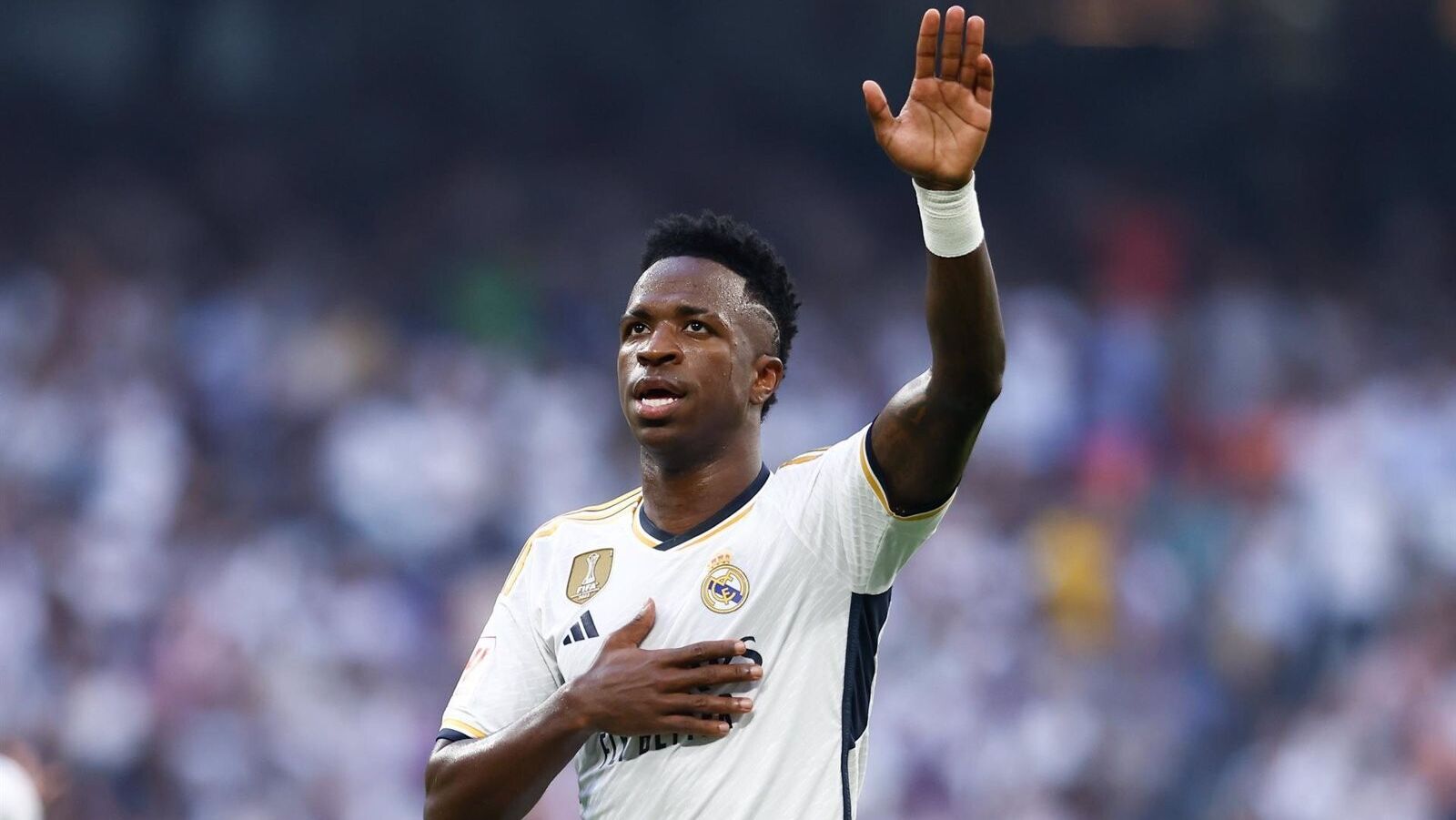 El delantero brasileño Vinícius Júnior amplía su contrato con el Real Madrid hasta 2027