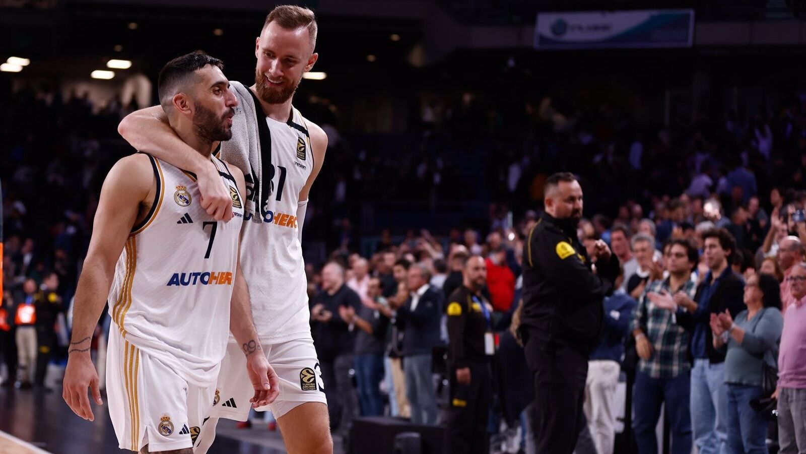 Campazzo brilla en Granada y el Barça se pone segundo