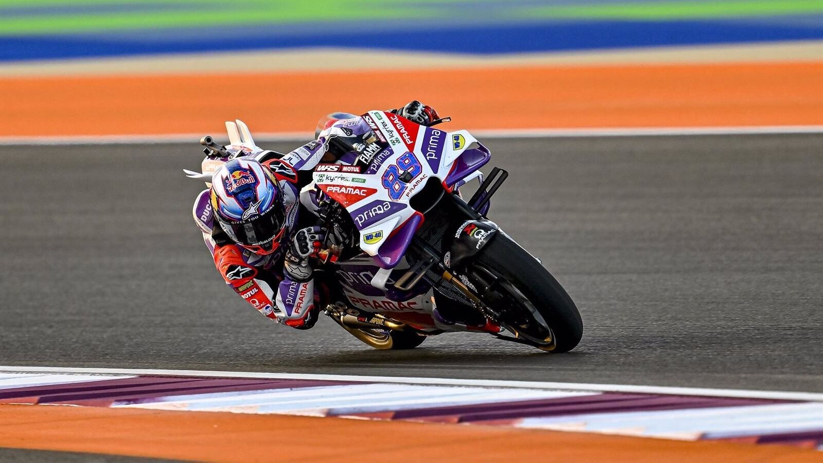 Jorge Martín gana el Sprint de Losail y mete presión a Francesco Bagnaia