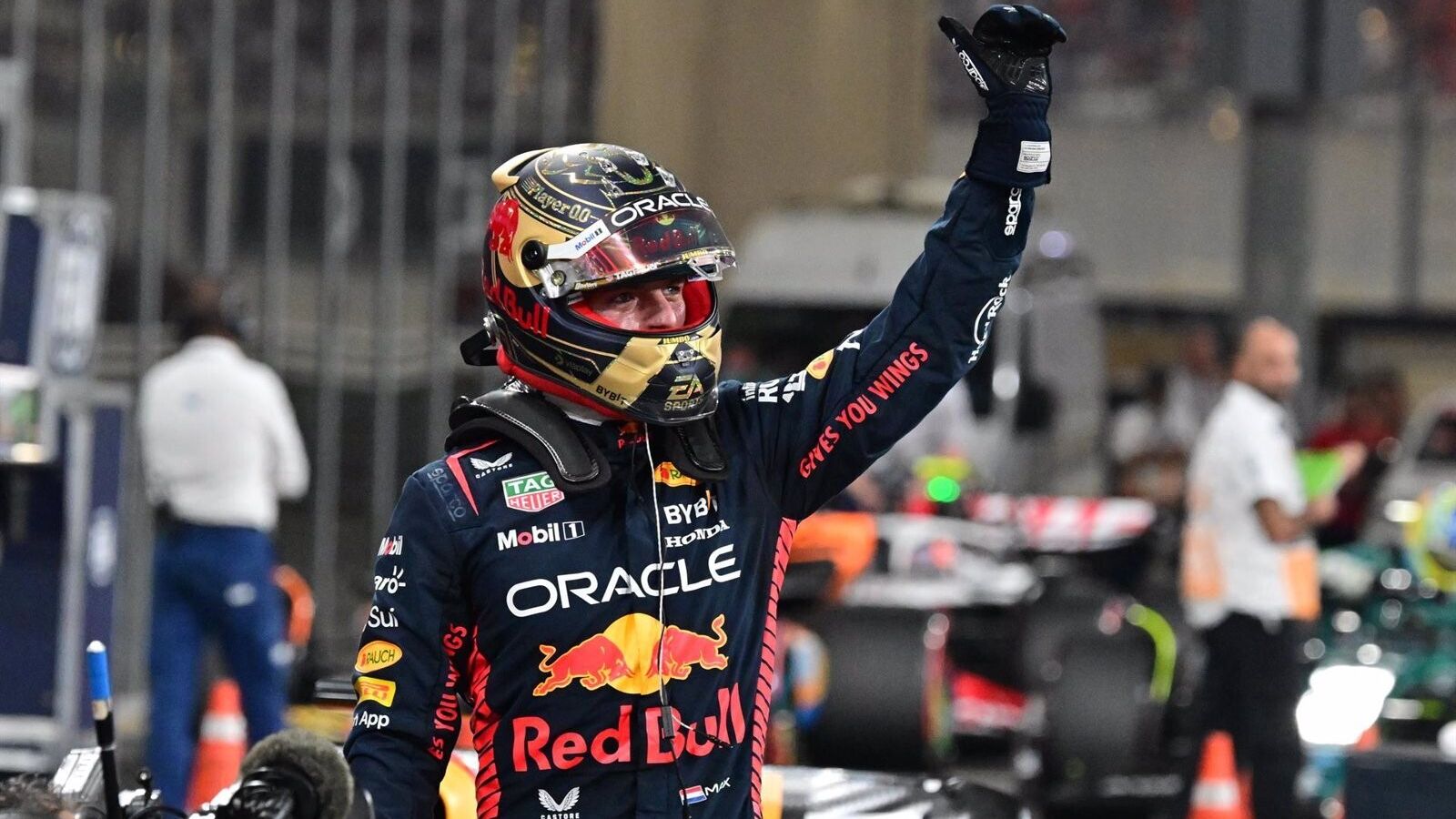 El piloto Carlos Sainz vive un nuevo drama con abandono en la última vuelta del GP de Abu Dabi
