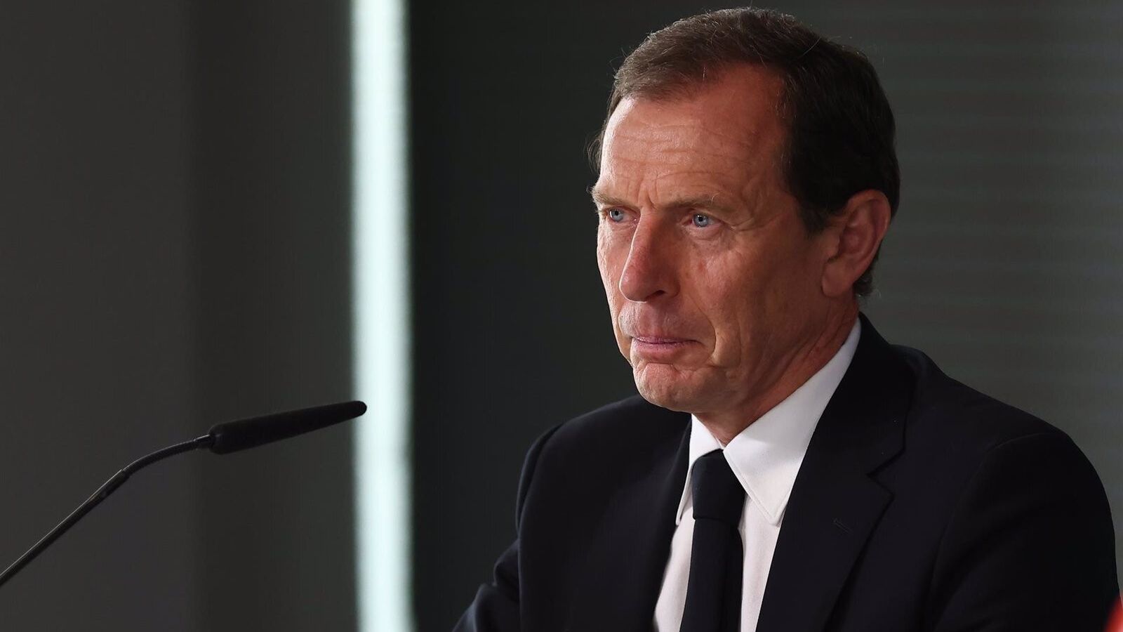 Emilio Butragueño: "Es sorprendente tener tantos lesionados de gravedad, veremos si fichamos"