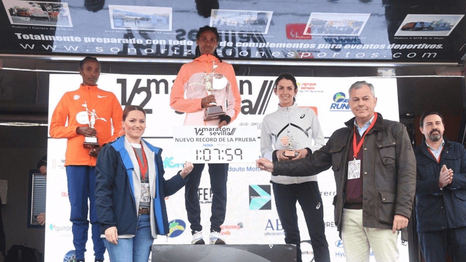 La etíope Bimr Zerihun y el keniano Bravin Kiprop se imponen en el Medio Maratón de Sevilla