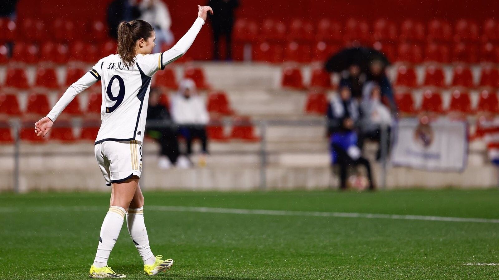  Real Madrid y Levante se escapan de Atlético y Madrid CFF y el Barça evita la revancha del Sevilla en Liga F