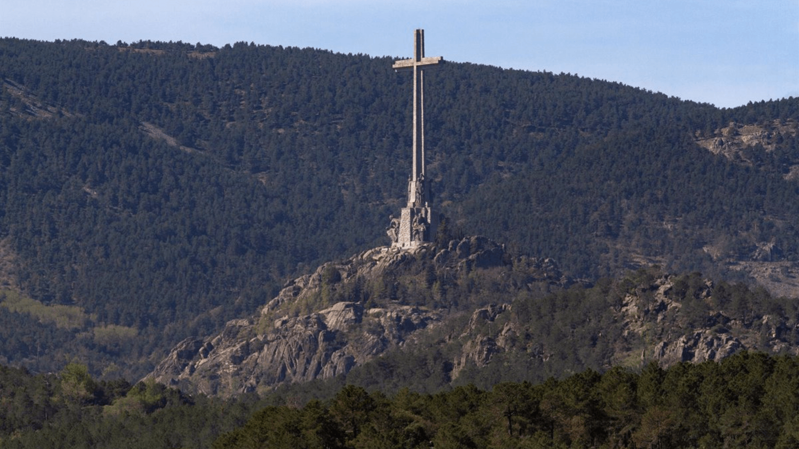 Abogados Cristianos entrega el martes 35.000 firmas en Patrimonio Nacional por el mantenimiento del Valle de los Caídos