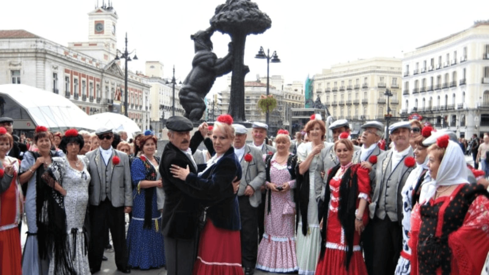 San Isidro también es moda: los chulapos y chulapas visten Madrid