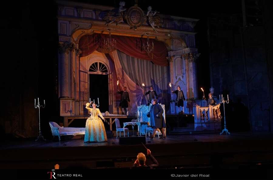 240924 2 2adriana 3674